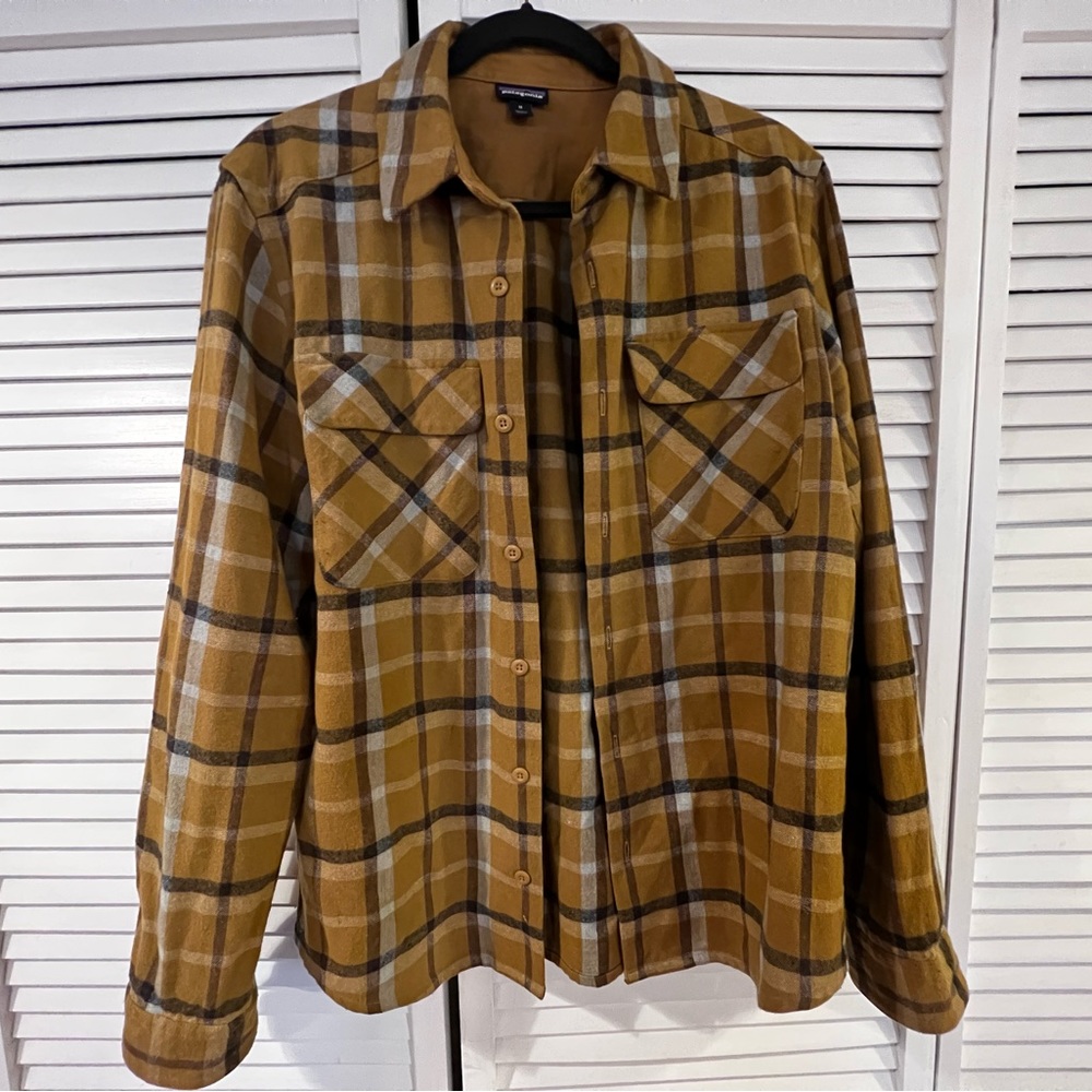Patagonia Men’s flannel shirt